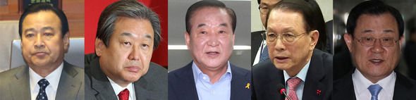 Từ tr&aacute;i qua: thủ tướng Lee Wan-koo, thủ lĩnh NFP Kim Moo-sung, th&agrave;nh vi&ecirc;n cao cấp Suh Cheong-won, cựu Ch&aacute;nh văn ph&ograve;ng Nh&agrave; Xanh Kim Ki-choon v&agrave; Ch&aacute;nh văn ph&ograve;ng Nh&agrave; Xanh hiện tại Lee Byung-kee. Ảnh: The Hankyoreh