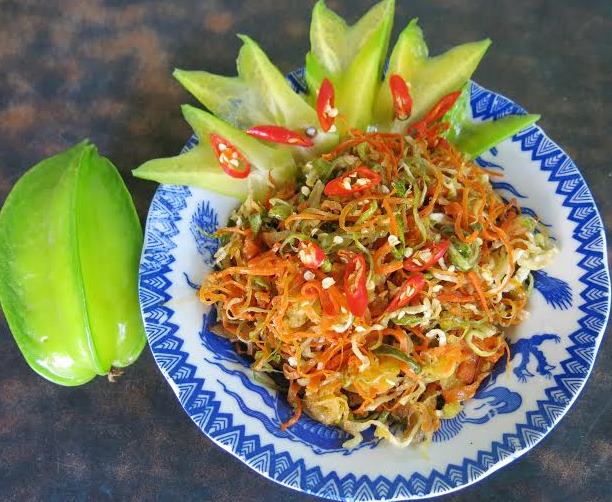 Mắm sắc ăn với c&aacute;i g&igrave; cũng ngon.