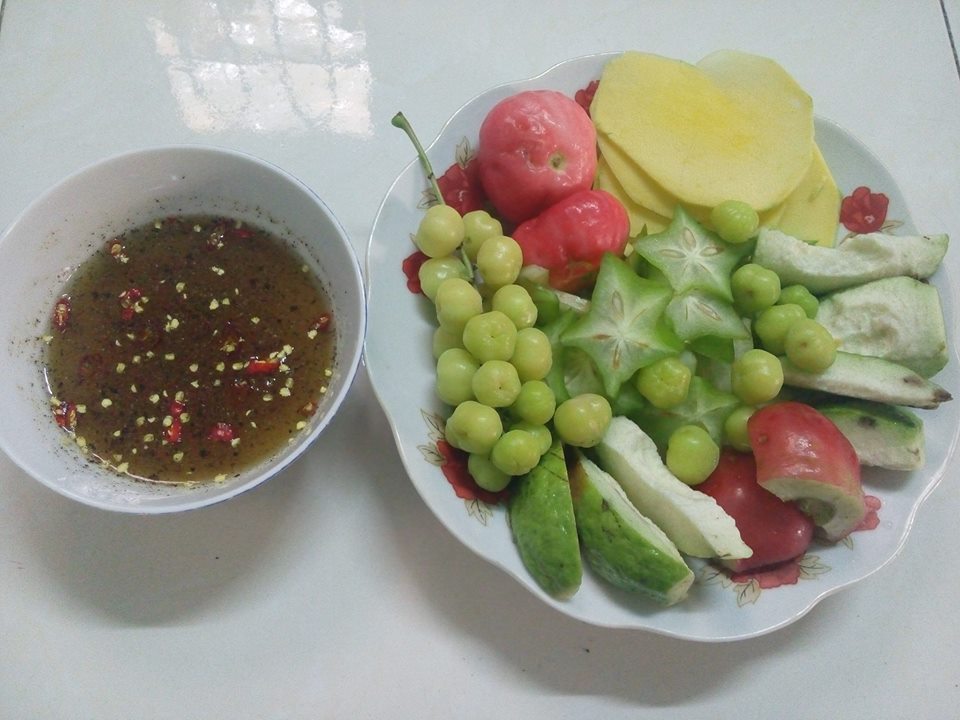 D&ugrave; đ&atilde; ch&iacute;n tới hay c&ograve;n non, chỉ cần c&oacute; mắm đường, những loại tr&aacute;i c&acirc;y n&agrave;y sẽ ngon đến tận kẽ răng