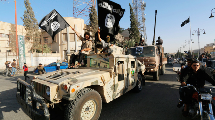 IS thu 2.300 xe Humvee của Mỹ bị qu&acirc;n đội Iraq bỏ lại ở TP Mosul. Ảnh: Reuters