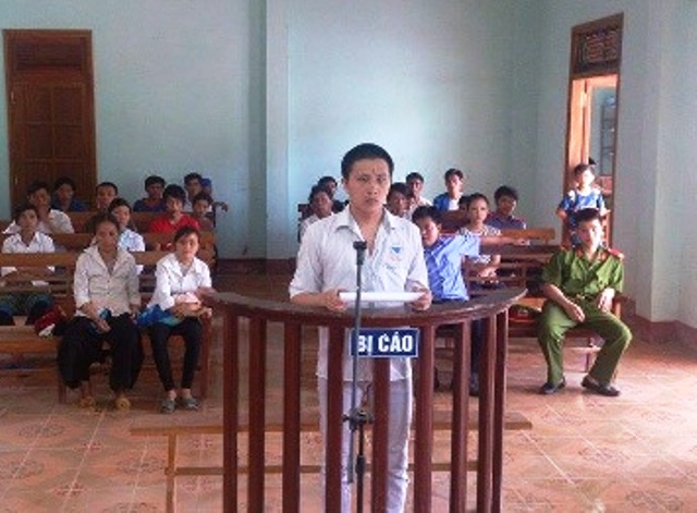 D&ugrave; c&oacute; vợ v&agrave; 3 con nhưng S&ugrave;ng A P&oacute; vẫn n&oacute;i chưa c&oacute; vợ để lừa dối t&igrave;nh cảm v&agrave; giao cấu với trẻ em