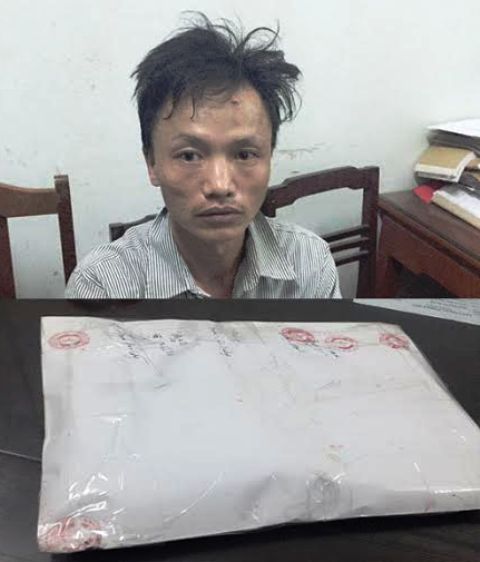 Vi vu từ Sơn La vào Thanh Hóa với 3 bánh heroin trong cốp xe