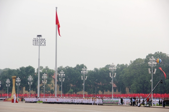 Quảng trường Ba Đ&igrave;nh rạng rỡ trong s&aacute;ng thu