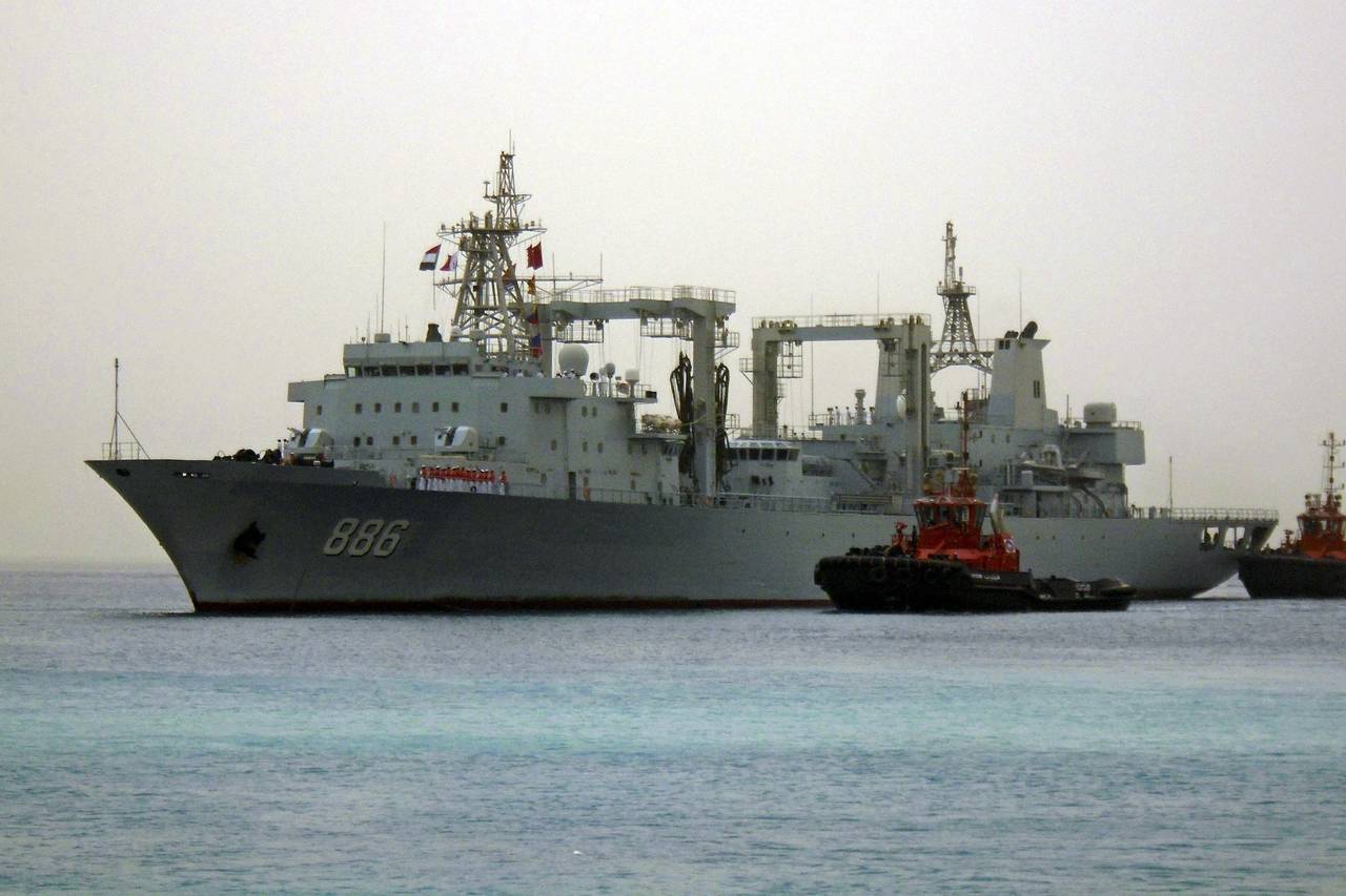 Một t&agrave;u hải qu&acirc;n Trung Quốc. Ảnh: Reuters