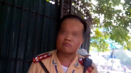 Xác minh làm rõ clip người vi phạm “tố” bị CSGT đánh