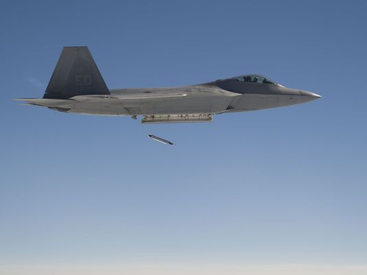 Mỹ: Không có chuyện bị tên lửa Nga ghìm chân ở Syria