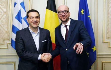 Thủ tướng Bỉ Charles Michel (phải) v&agrave; Thủ tướng Hy Lạp Alexis Tsipras. Ảnh: Reuters