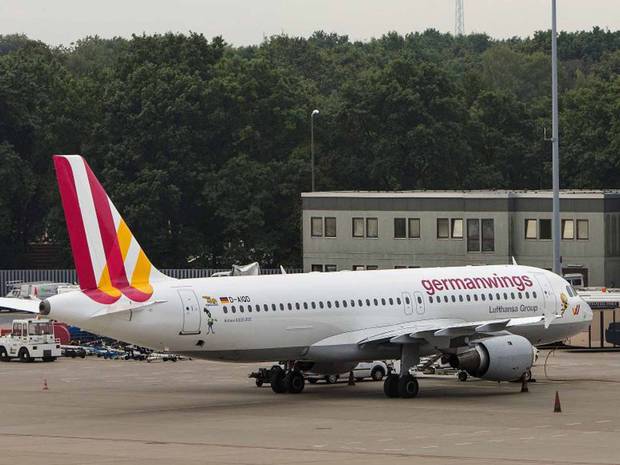 Máy bay Germanwings tắt động cơ, chuyển hướng vì chảy dầu