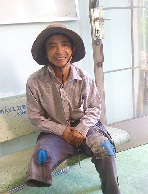 Lật tẩy gã "cái bang" chơi trò phù thủy