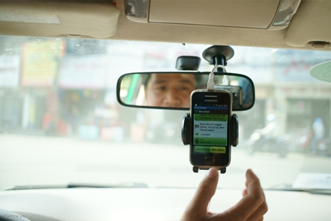 Đề xuất khống chế số lượng ô tô chạy Uber, GrabTaxi