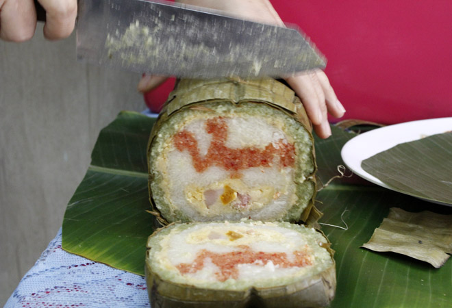 B&aacute;nh t&eacute;t in h&igrave;nh chữ c&oacute; gi&aacute; 600.000 đồng/cặp.
