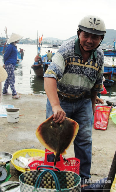 Thích gì bằng đi chợ cá sớm mai
