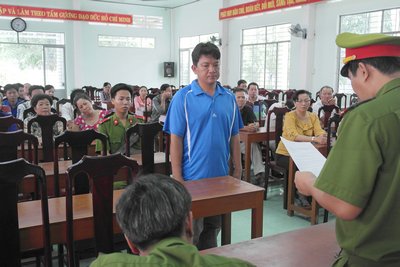 Chống đối CSGT, 5 thanh niên vướng vòng lao lý