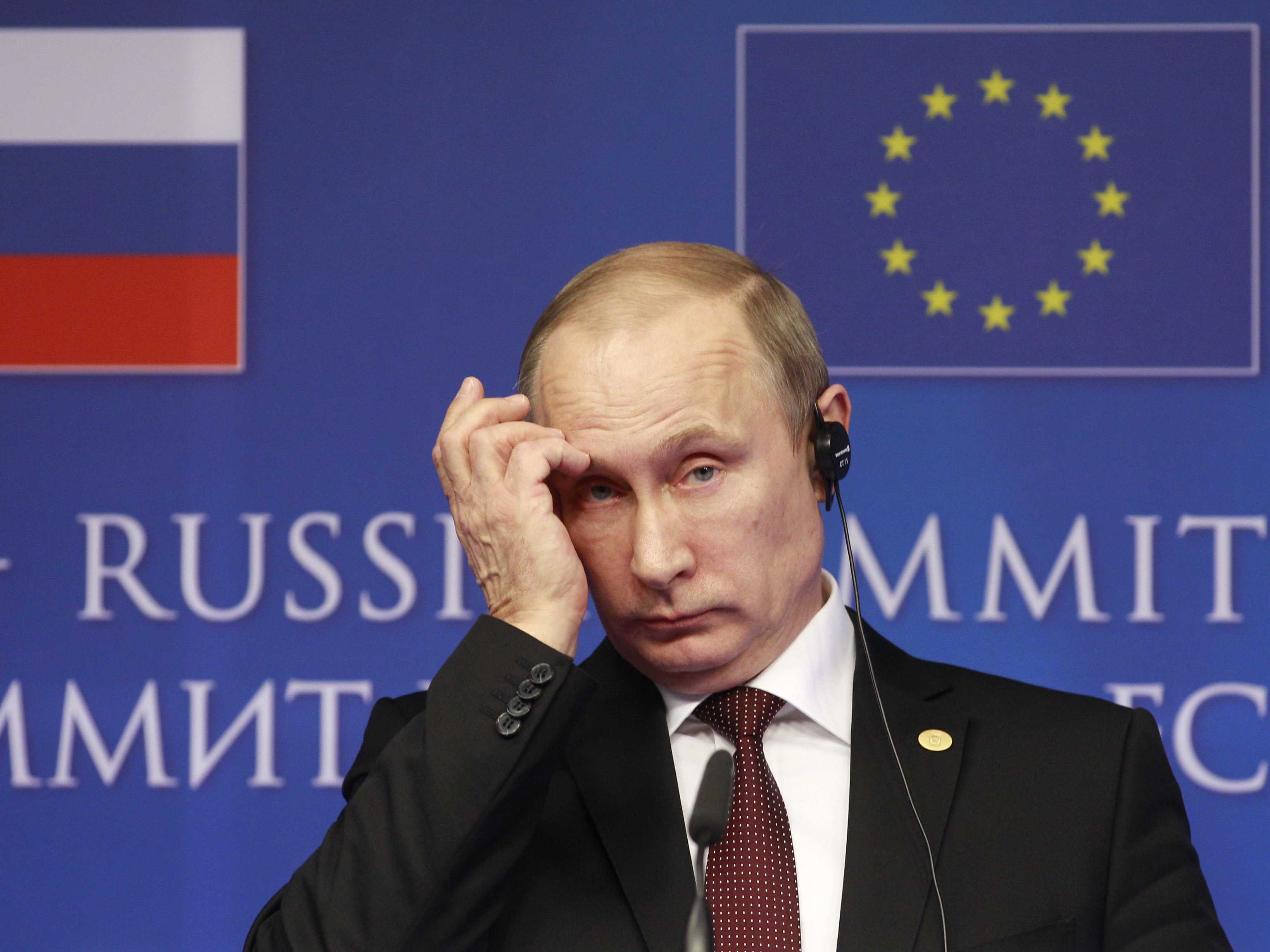 Trong c&aacute;c b&agrave;i ph&aacute;t biểu gần đ&acirc;y trước cả nước, Tổng thống Nga Putin vẫn vững tin v&agrave;o sự ổn định của nền kinh tế nước nh&agrave;. Ảnh: Ap