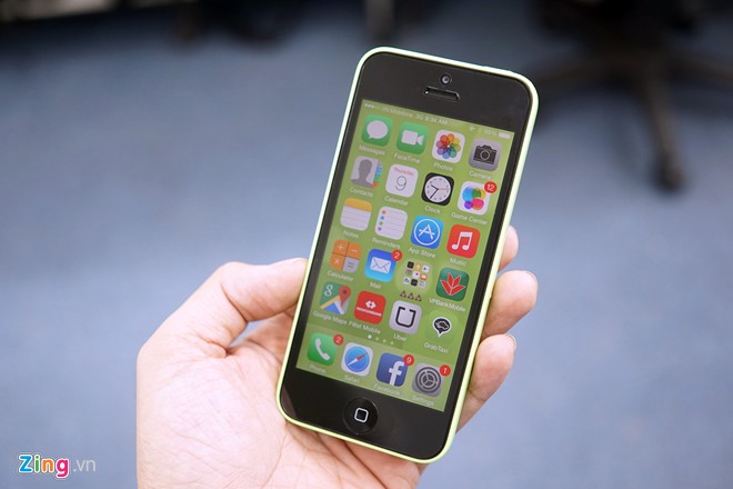 Smartphone gi&aacute; rẻ khốn đốn v&igrave; iPhone 5C 3,5 triệu đồng