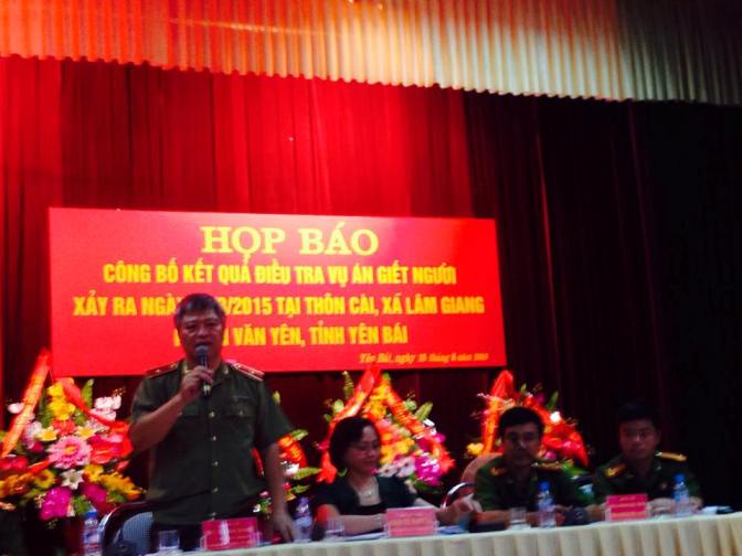 Thiếu tướng Đặng Trần Chi&ecirc;u, Gi&aacute;m đốc C&ocirc;ng an tỉnh Y&ecirc;n B&aacute;i, trả lời c&acirc;u hỏi của ph&oacute;ng vi&ecirc;n