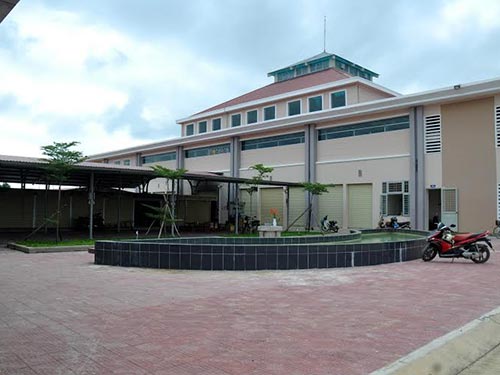 Tiểu thương chê chợ mới xây