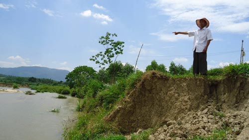 Thủy điện An Kh&ecirc; - Kanak xả nước g&acirc;y sạt lở, mất h&agrave;ng chục hecta đất canh t&aacute;c của người d&acirc;n