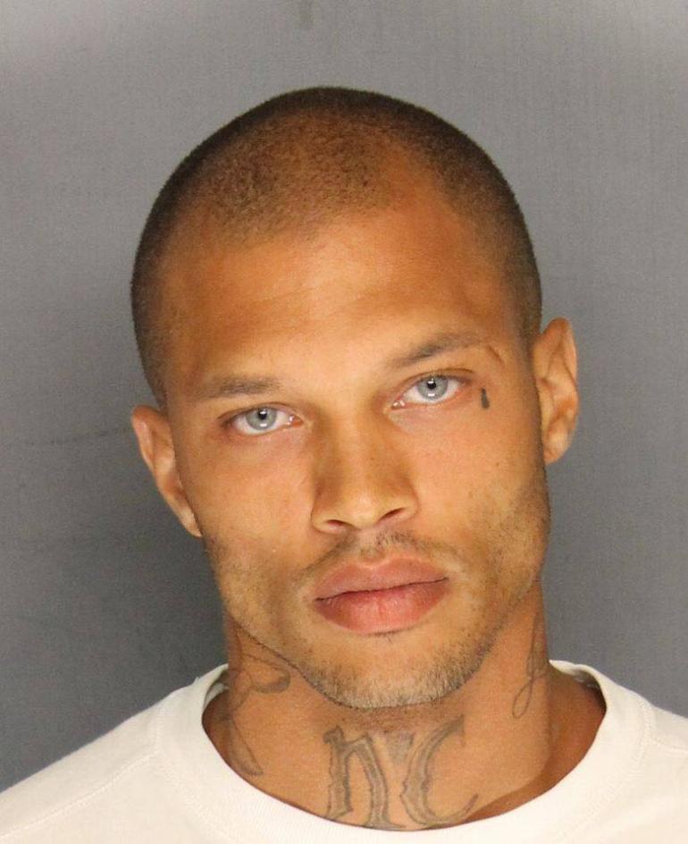 Gương mặt nam t&iacute;nh được khen ngợi của Jeremy Meeks