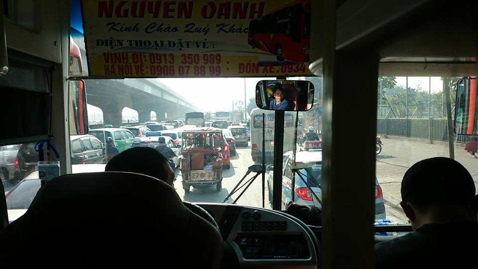 9 giờ s&aacute;ng 1-1-2015 tr&ecirc;n đường Khuất Duy Tiến ra Gi&aacute;p B&aacute;t, t&igrave;nh trạng đường x&aacute; c&oacute; vẻ bớt đ&ocirc;ng hơn.