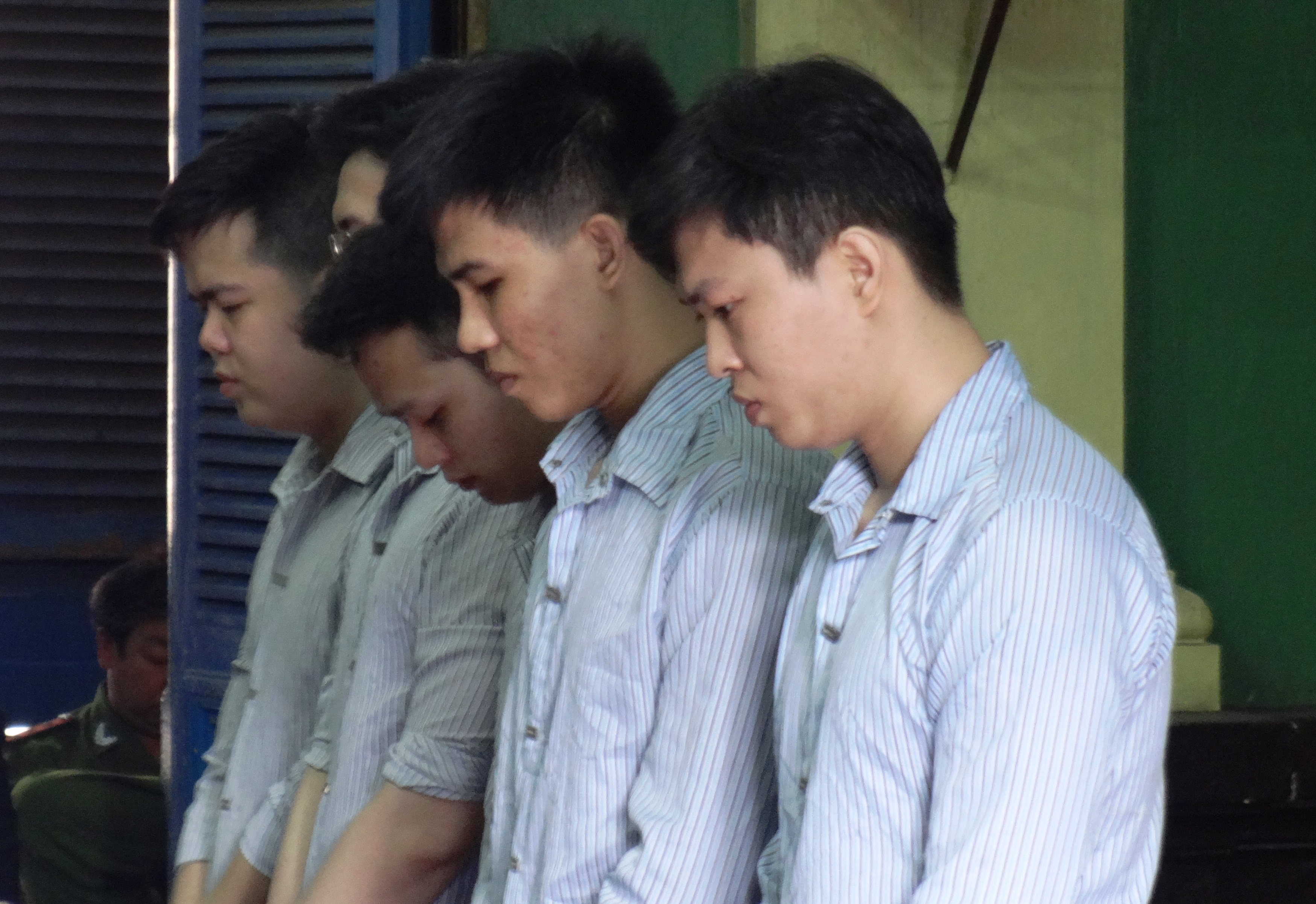 5 bị c&aacute;o tại phi&ecirc;n xử sơ thẩm ng&agrave;y 11-5