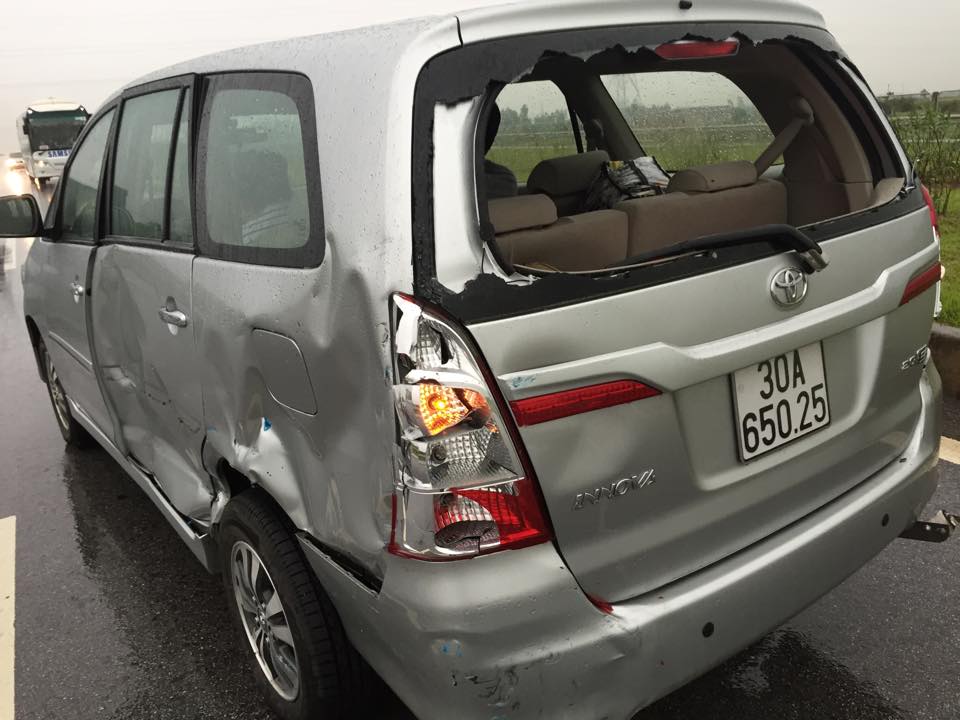 Và xe chở Tinh Anh