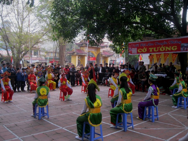 Tr&ograve; cờ người