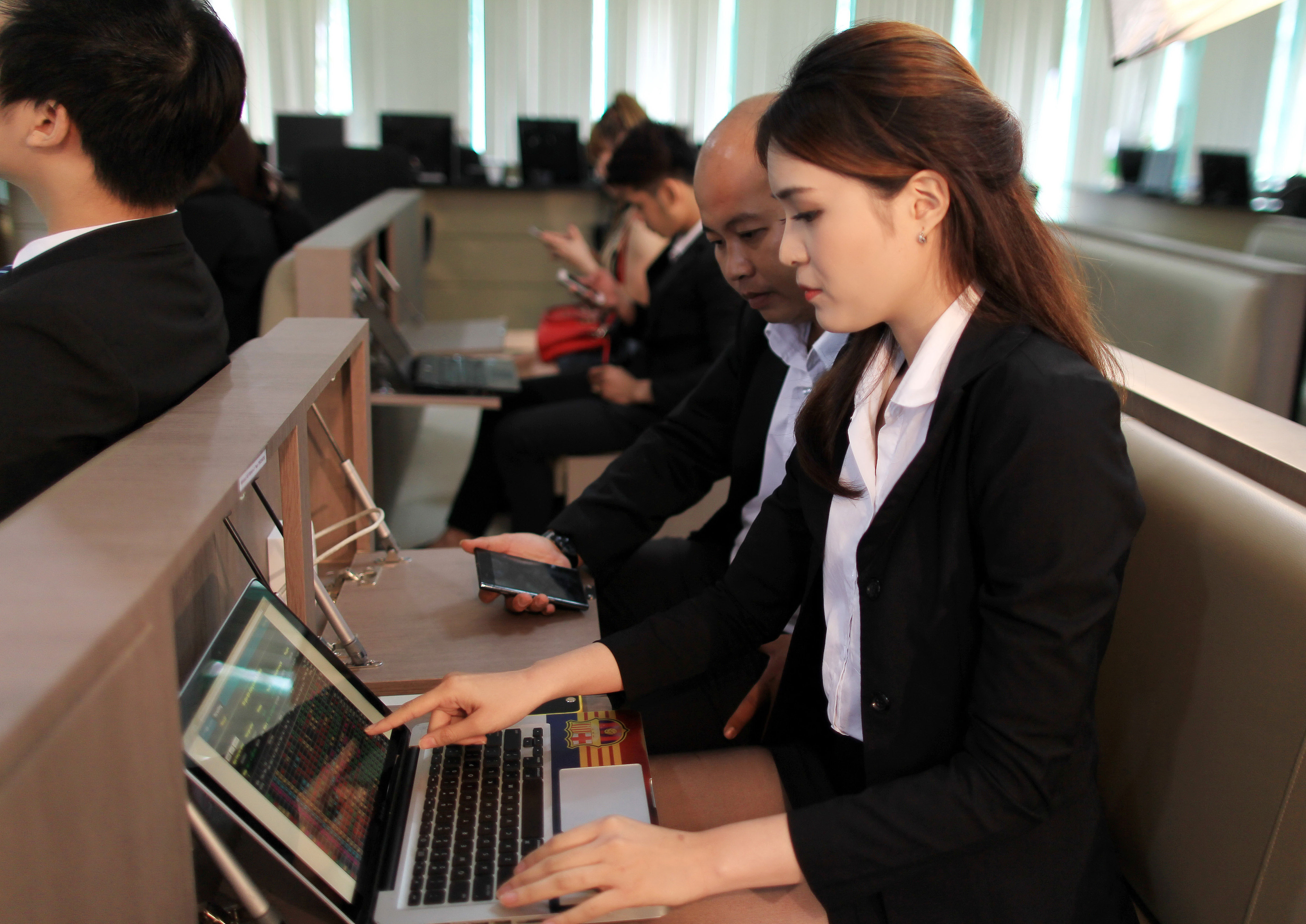 Cơ hội cho chứng khoán Việt