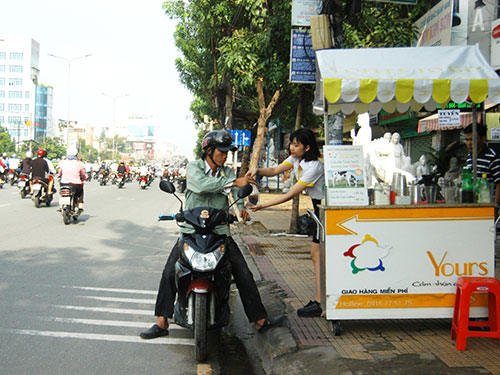 Thức ăn nhanh tràn xuống phố