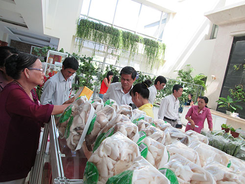 Nông sản bị ép giá vì “lộ bài”