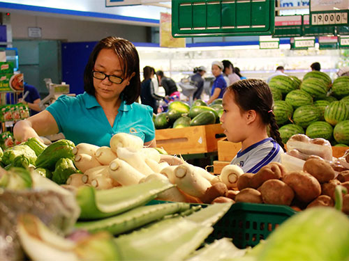 Năm 2014, Saigon Co.op đ&atilde; ph&aacute;t triển th&agrave;nh c&ocirc;ng 6 Co.opmart, 17 Co.op Food, hơn 30 cửa h&agrave;ng Co.op, n&acirc;ng tổng số điểm b&aacute;n l&ecirc;n hơn 365 
Ảnh: HO&Agrave;NG TRIỀU