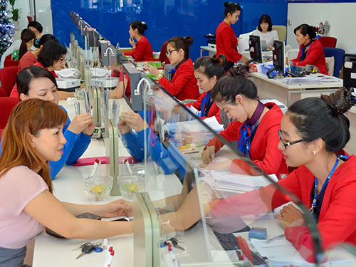 Dốc sức cho vay tiêu dùng cuối năm