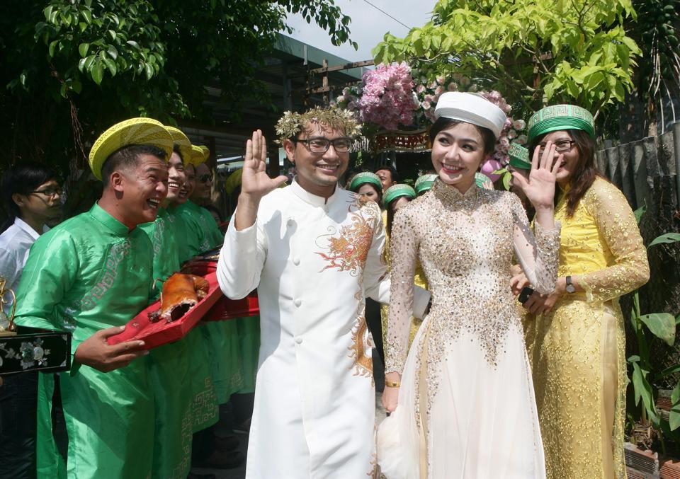 Khung cảnh lễ đ&iacute;nh h&ocirc;n