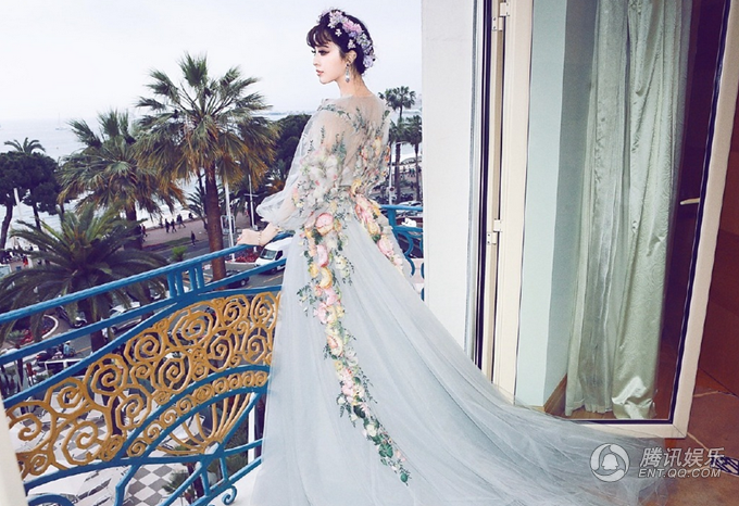 C&ocirc; tạo d&aacute;ng tại kh&aacute;ch sạn 