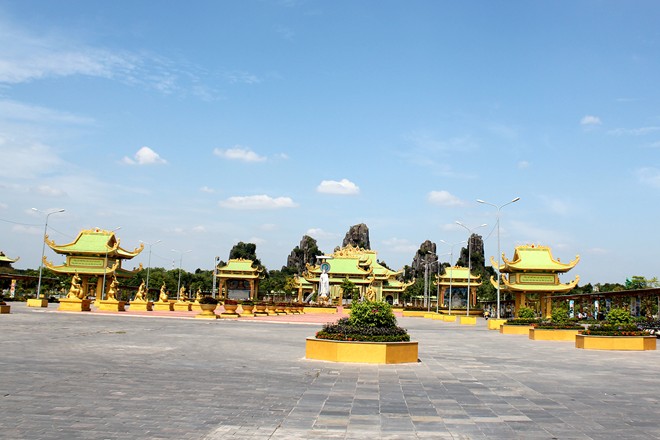 Đại Nam của &ocirc;ng Dũng l&ograve; v&ocirc;i vắng hoe ng&agrave;y thu ph&iacute; trở lại