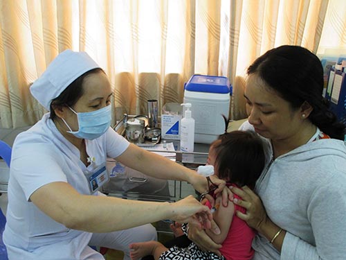 Bạch hầu: Chích ngừa đủ thì không lo!