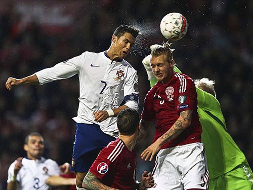 Scotland chặn bước “siêu nhân” Lewandowski