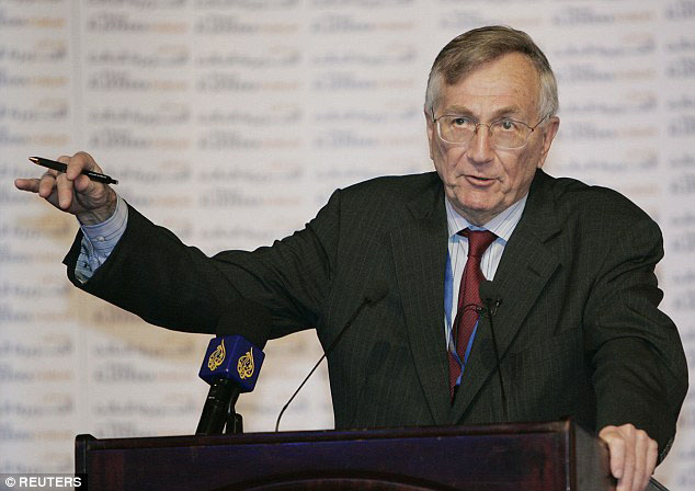 Nhà báo Seymour Hersh Ảnh: Reuters
