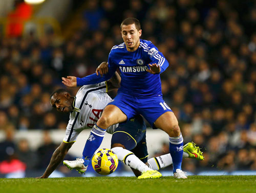Sau 1 tuần được dưỡng sức, Hazard (phải) sẵn s&agrave;ng gi&uacute;p Chelsea đ&ograve;i nợ Newcastle Ảnh: REUTERS