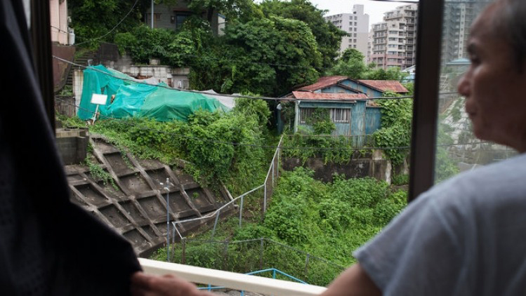 Những căn nh&agrave; bỏ hoang ở TP YokosukaẢnh: THE NEW YORK TIMES