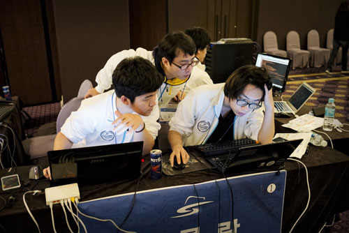 Hàn Quốc săn “tin tặc tốt”