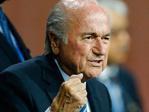 Blatter phản pháo, châu Âu tuyên chiến