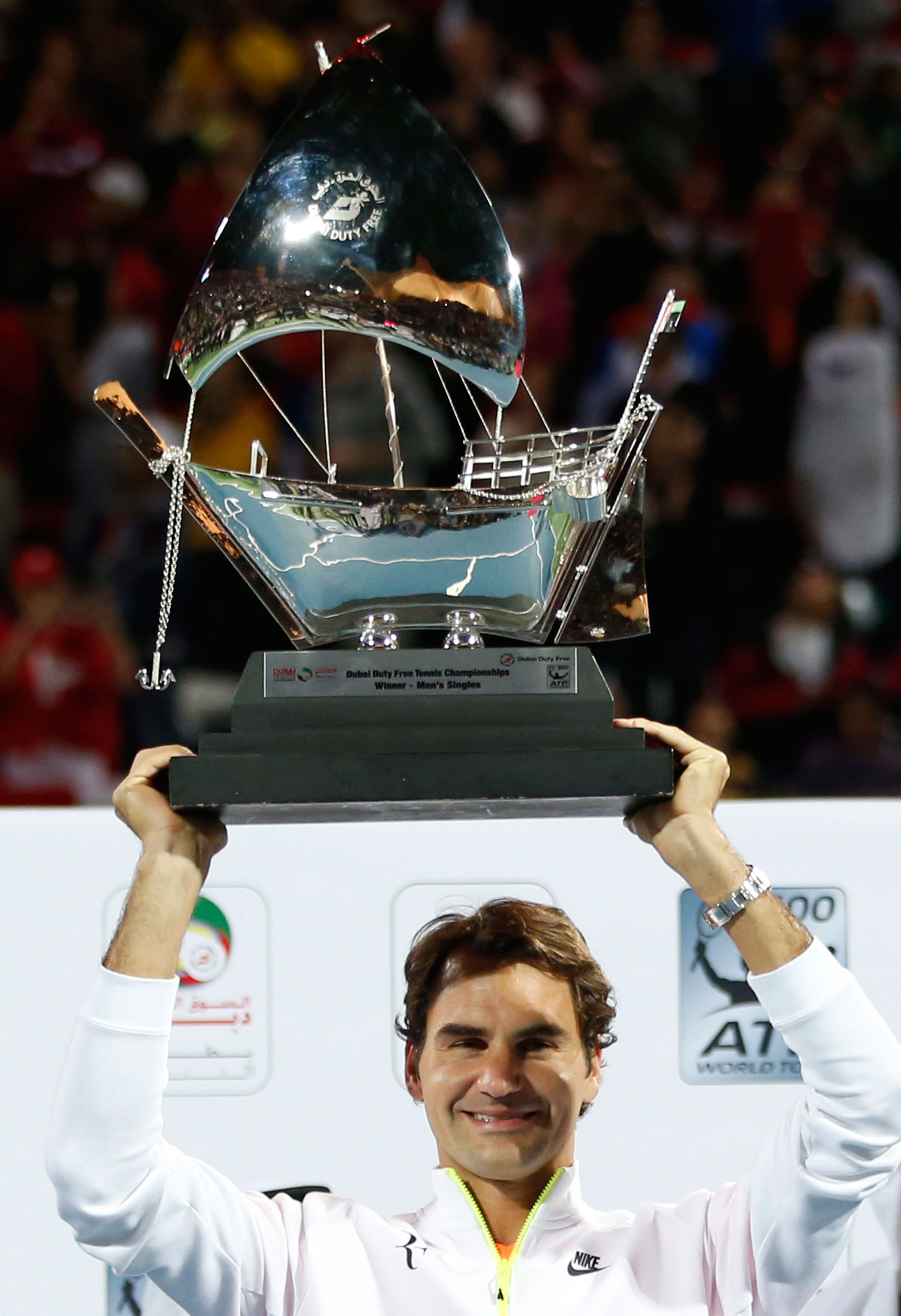 Federer trở thành &ldquo;vua&rdquo; của Giải Dubai với kỷ lục 7 l&acirc;̀n v&ocirc; địch   Ảnh: REUTERS