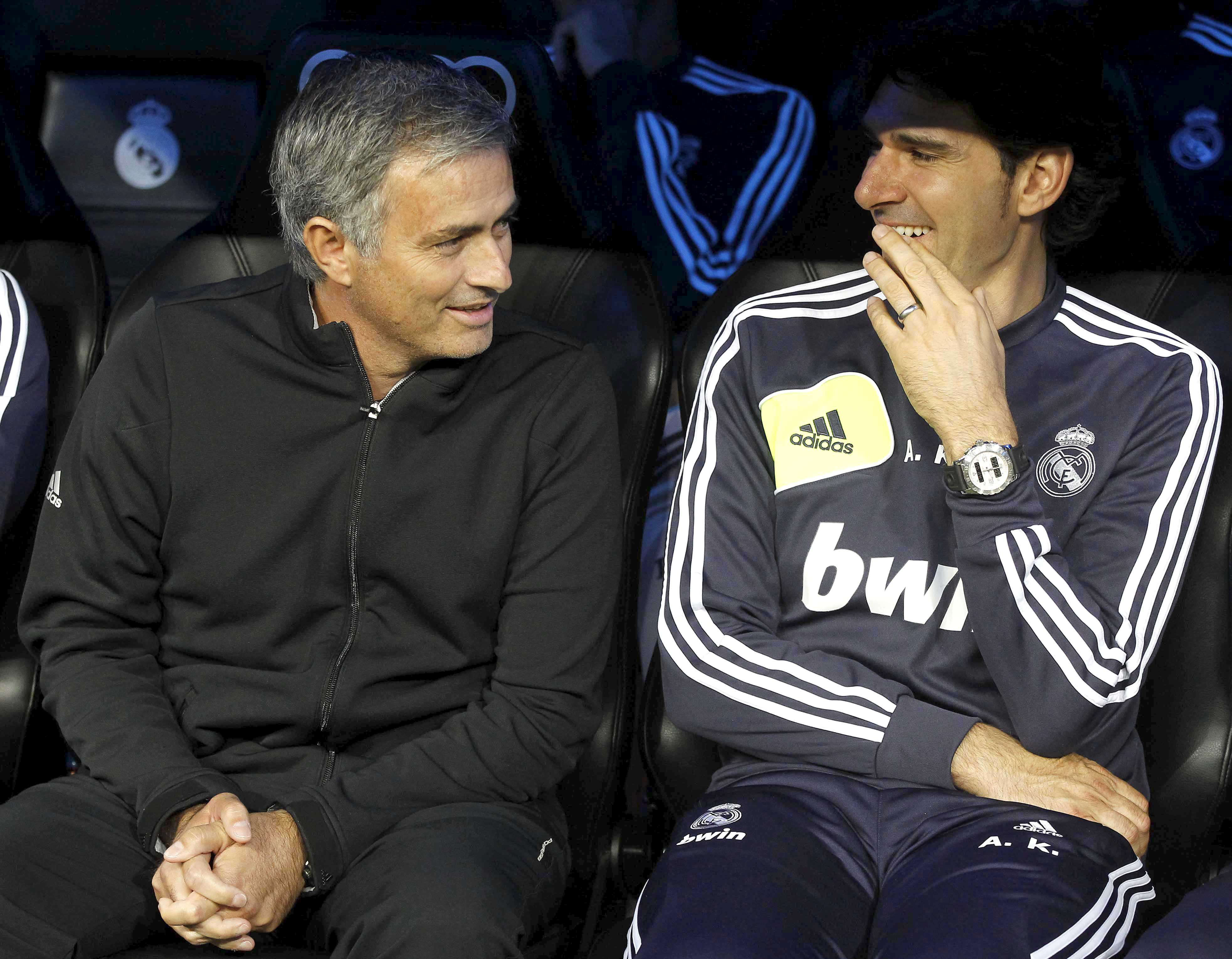 Leg: Hai HLV Mourinho v&agrave; Karanka l&uacute;c 
l&agrave;m việc  
Ảnh: 
Sports 
Ferra