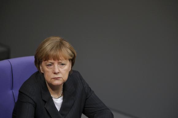 Thủ tướng Đức Angela Merkel tại hạ viện Đức h&ocirc;m 15-1. Ảnh: Reuters