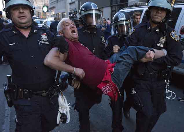 Hơn 100 người biểu tình bị bắt giữ tại TP New York
Ảnh: Gawker