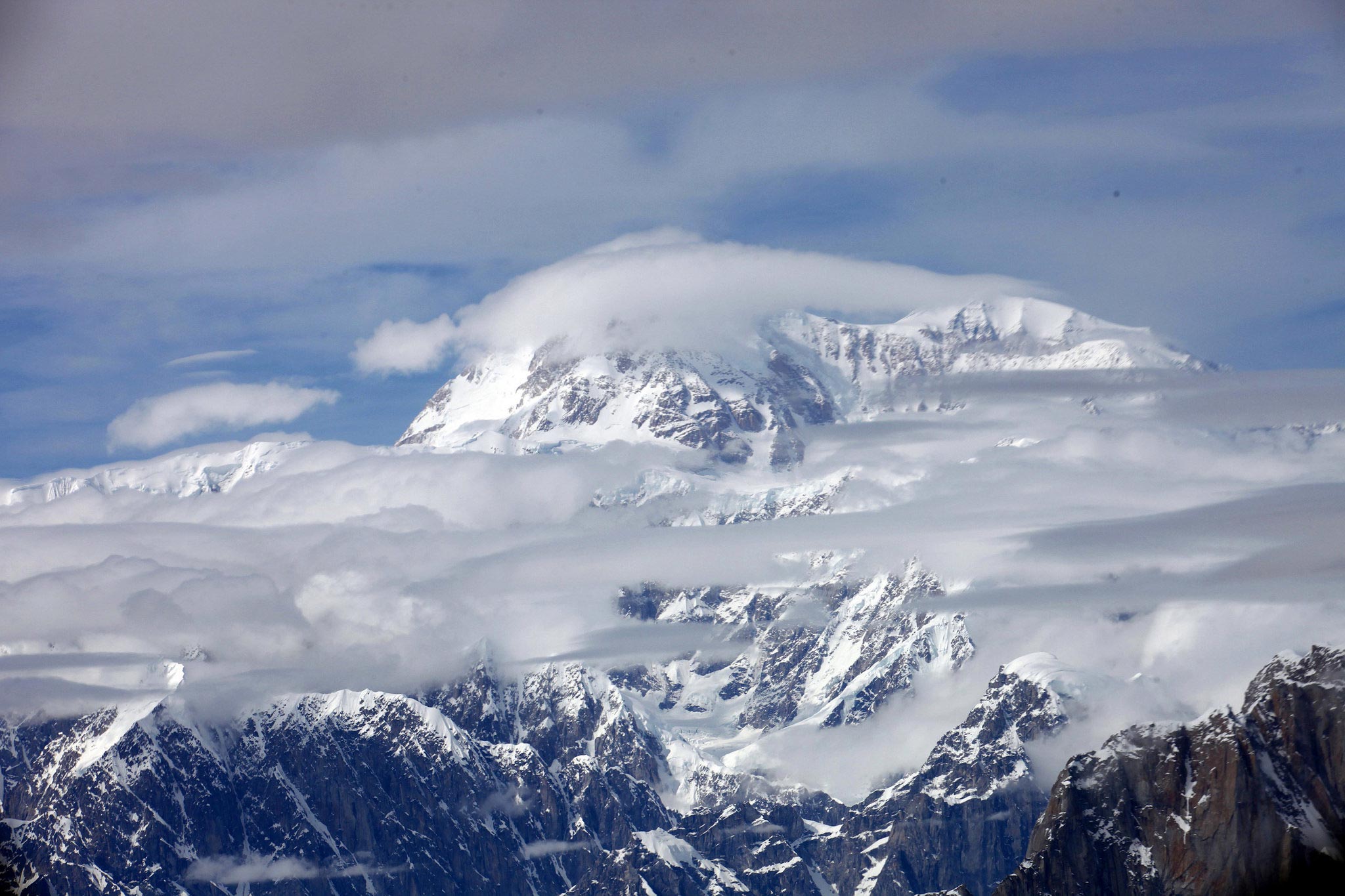Đỉnh n&uacute;i McKinley, vừa đổi lại th&agrave;nh Denali, ở bang Alaska Ảnh: THE NEW YORK TIMES