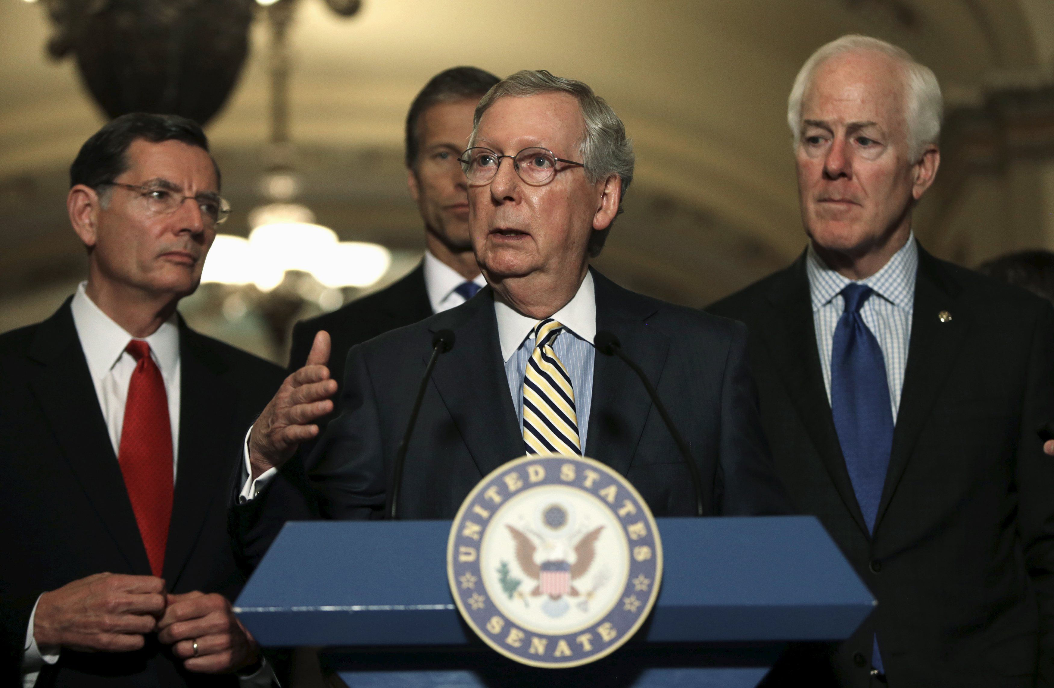 Thượng nghị sĩ Cộng hòa Mitch McConnell, thủ lĩnh phe đa số tại thượng viện,
phát biểu tại quốc hội Mỹ hôm 23-6 Ảnh: REUTERS
