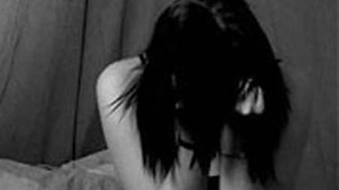 Giả cảnh sát hình sự, cưỡng dâm gái bán dâm