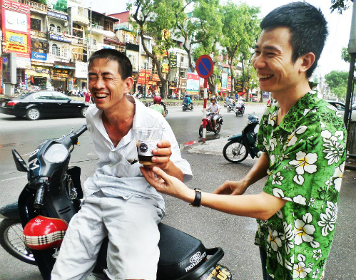 Quán cà phê phần cho người lao động nghèo ở Hà Nội